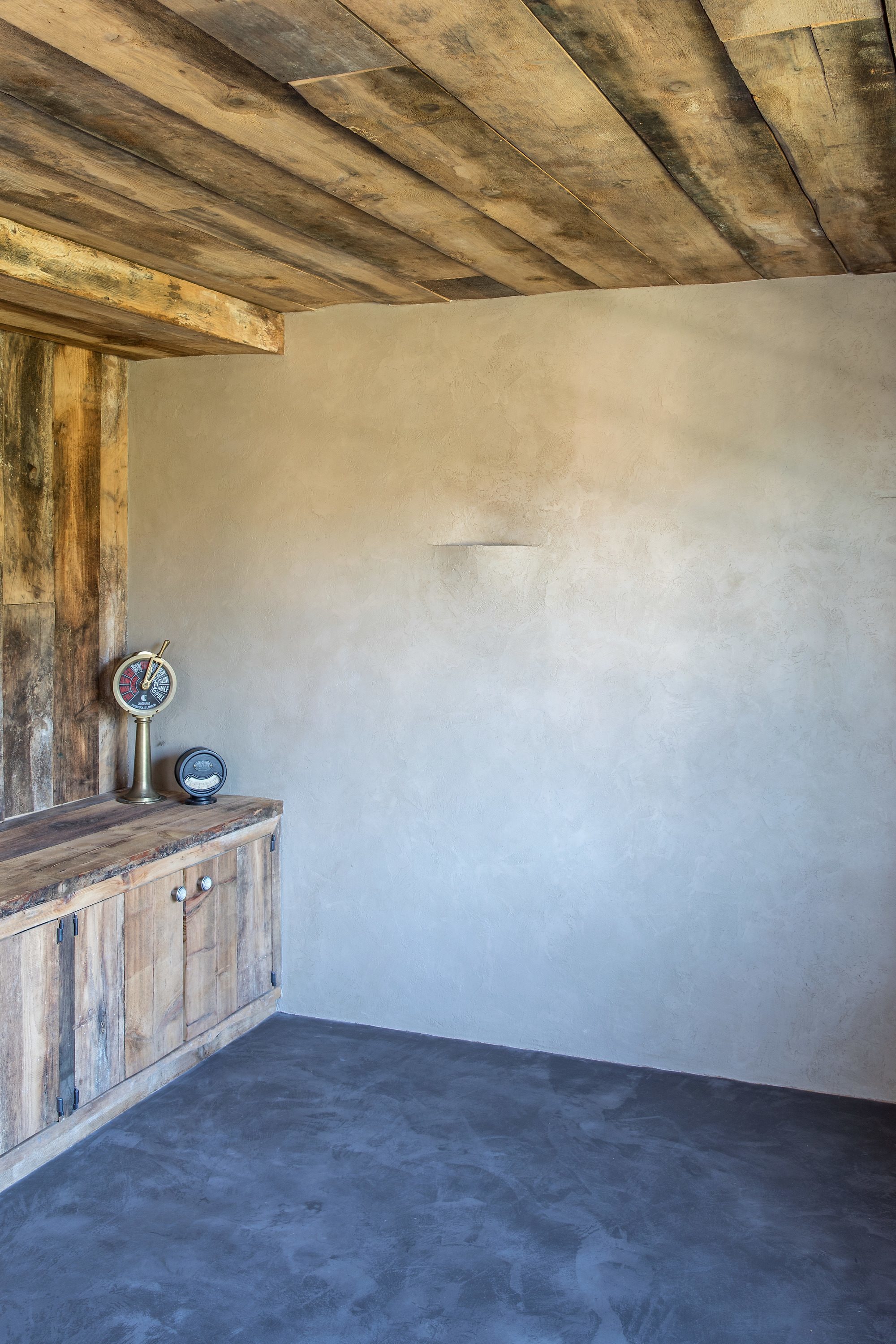 claystuc fibre beige wall