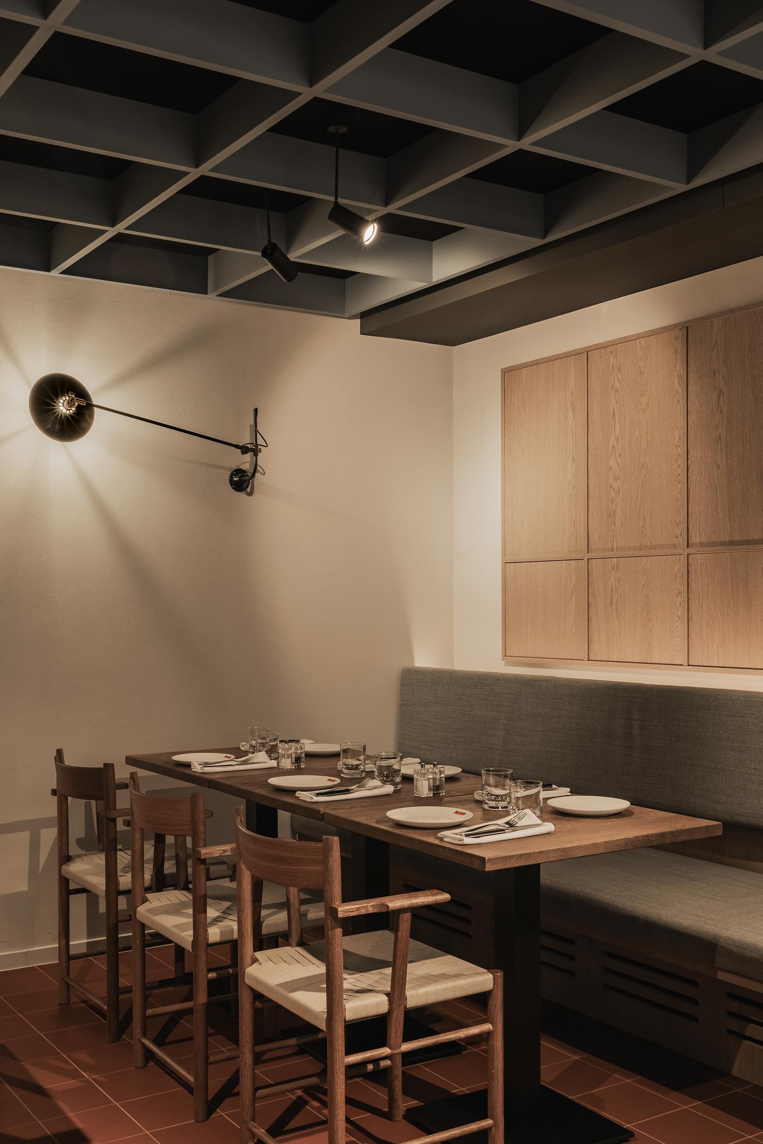 restaurant puntofino beige