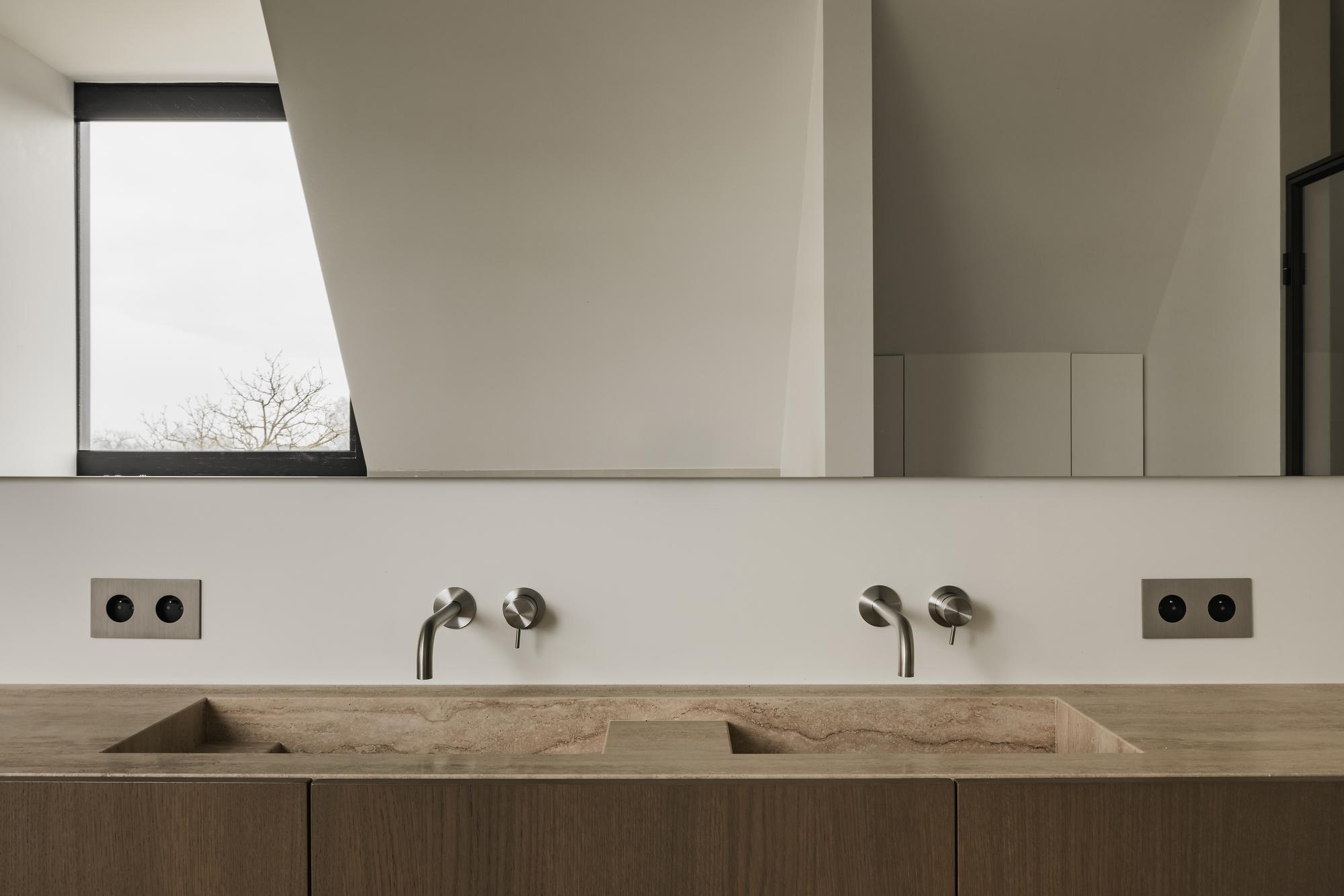 residence aqua sensa beige bathroom