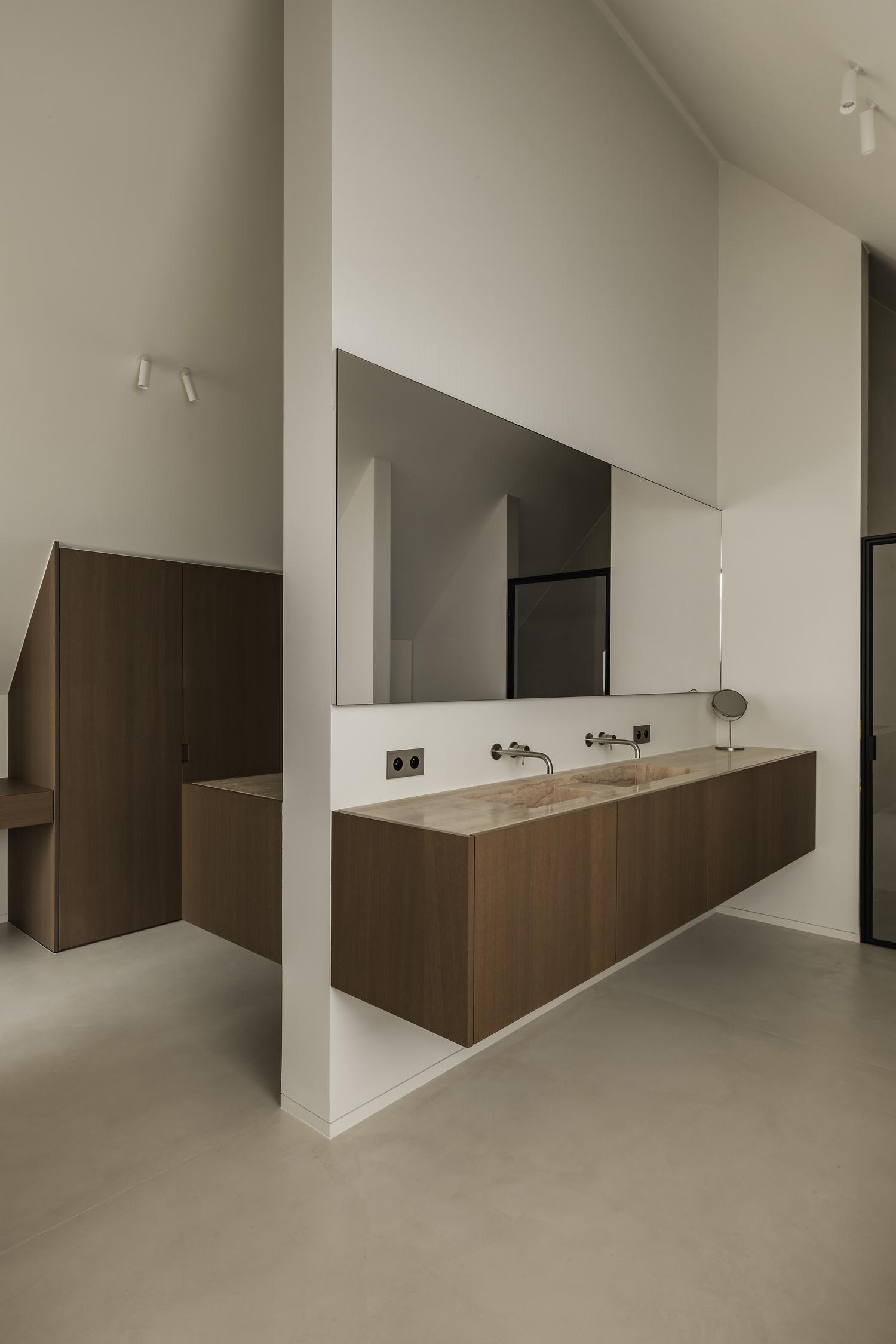 residence aqua sensa beige bathroom