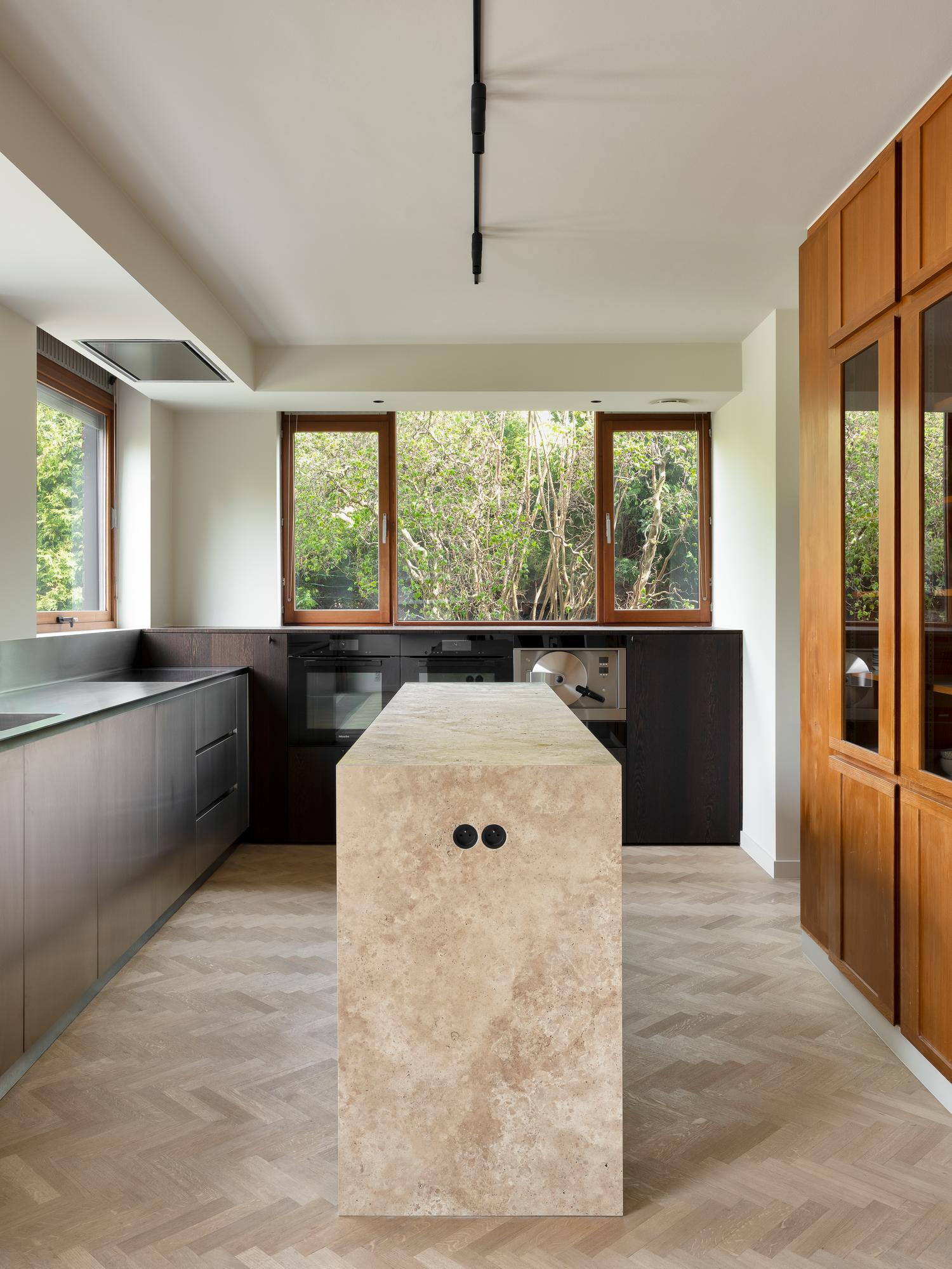 residence wilrijk plain paint white